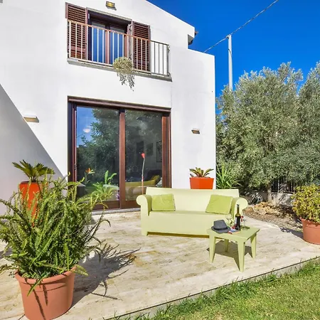 בית נופש Stunning Home In Trabia