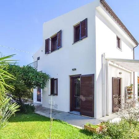 בית נופש Stunning Home In Trabia טראביה