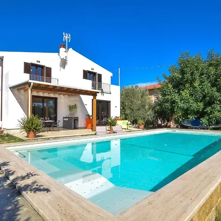 Ferienhaus Gorgeous In With Wifi *